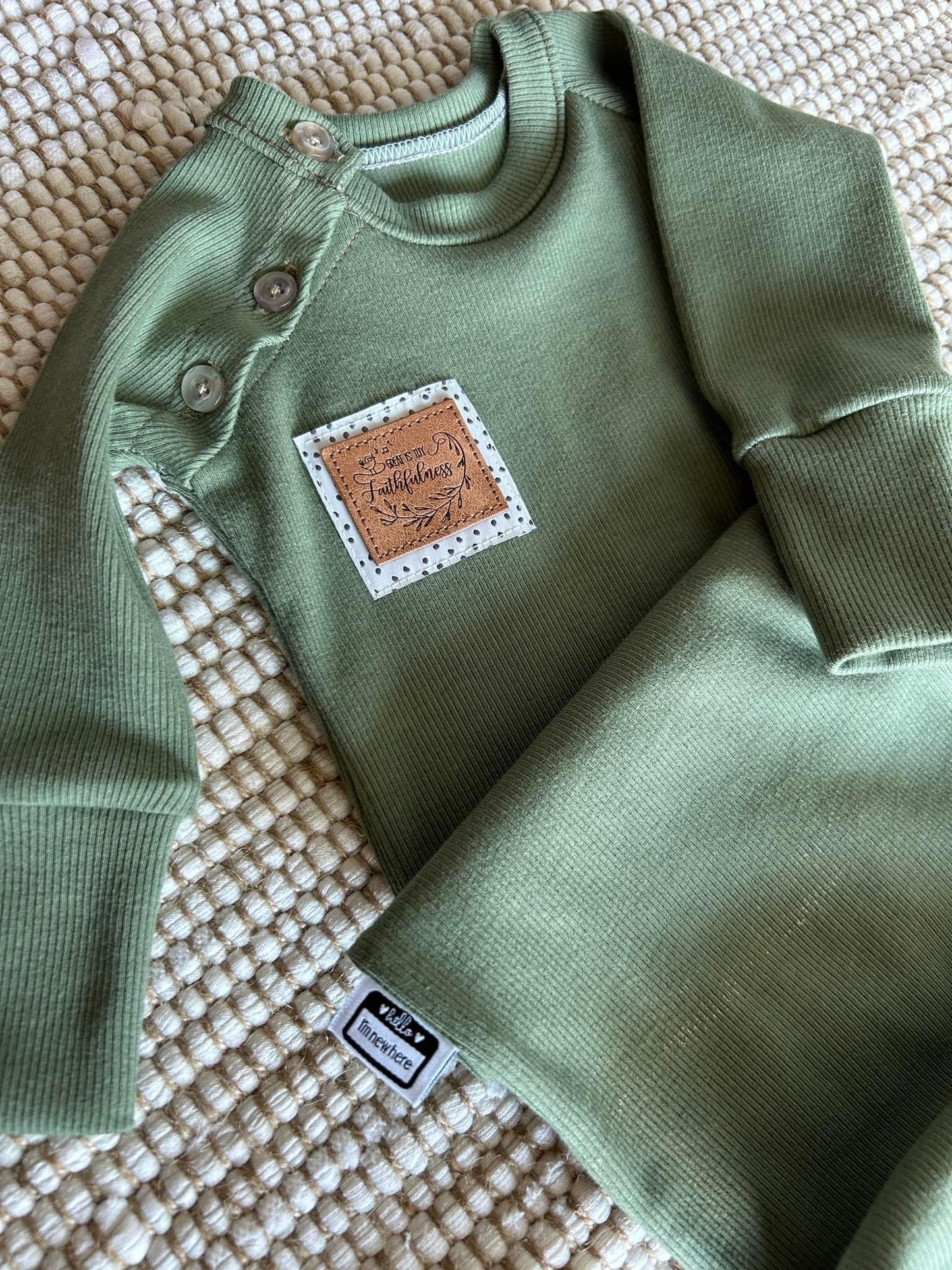 Charcoal Dot Layering Woven Label image 2