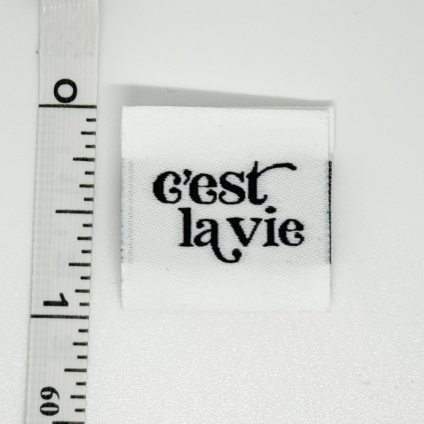C’est La Vie Woven Label image 1