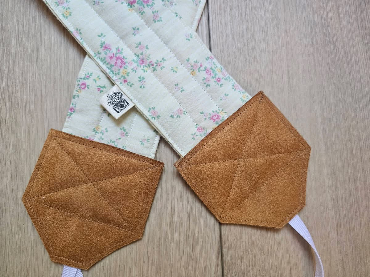 Floral Camera Cotton Label